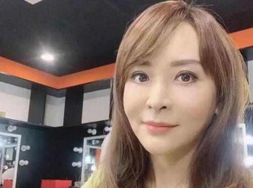 舔狗国产动漫视频,国产动漫中的情感纠葛与成长之路